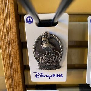 Disney Parks Pirates of the Caribbean “Beak and Barrel” Pewter Pin BNWT
